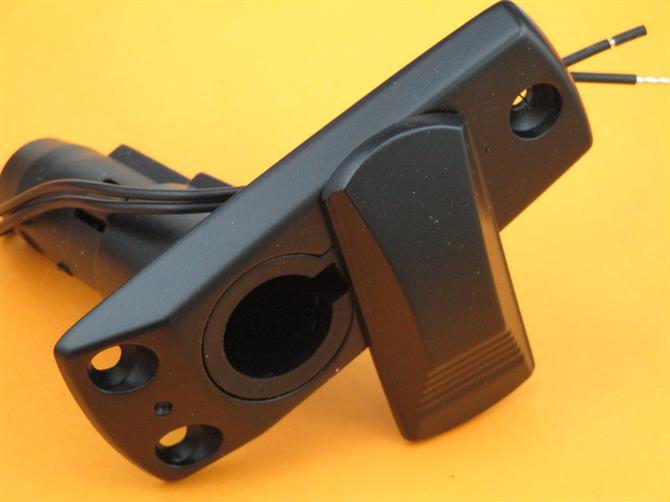 Attwood 9113397 2Pin Base 12 Degree Angled Stern Light Black Powder