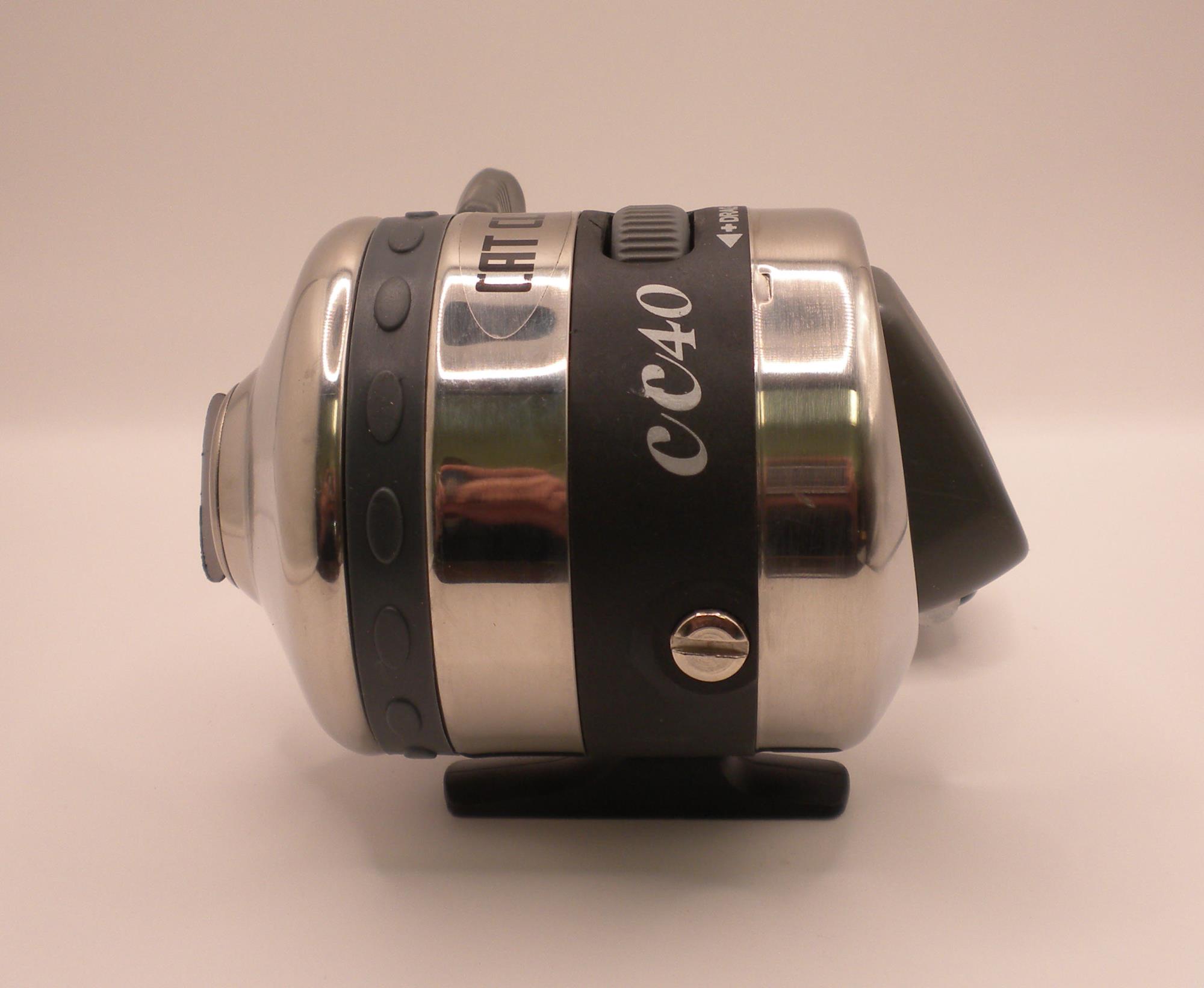 Eagle Claw CC40 CatClaw Catfish SpinCast Fishing Reel 2BB with Line