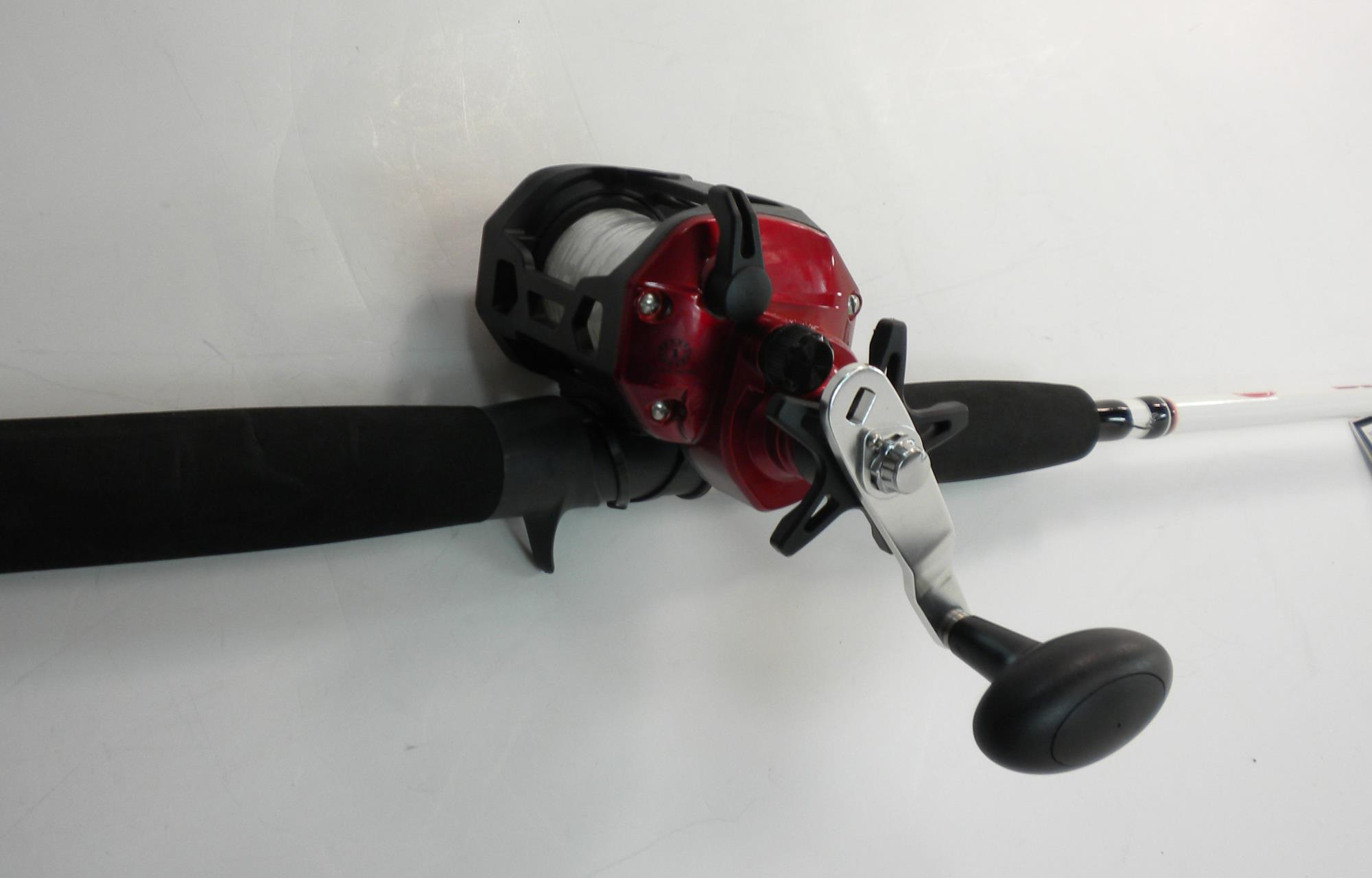 berkley big game spinning reel and fishing rod combo 8Ft 30-85gms Casting Weight Fish With Hanish Tackles and other f reshwater and saltwater game fish Spinning Reel Berkley Big Game