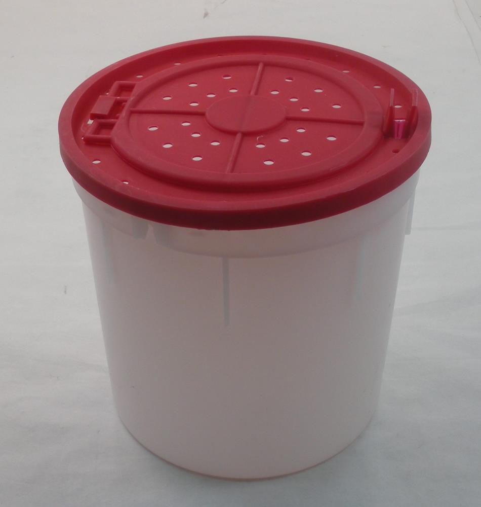 Challenge 50055 4 Quart Plastic Minnow Bucket With Lid